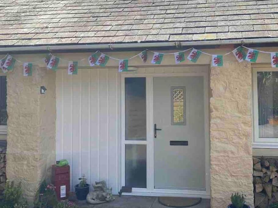 Beautiful Renovated Former Coach House Llandeilo Kültér fotó
