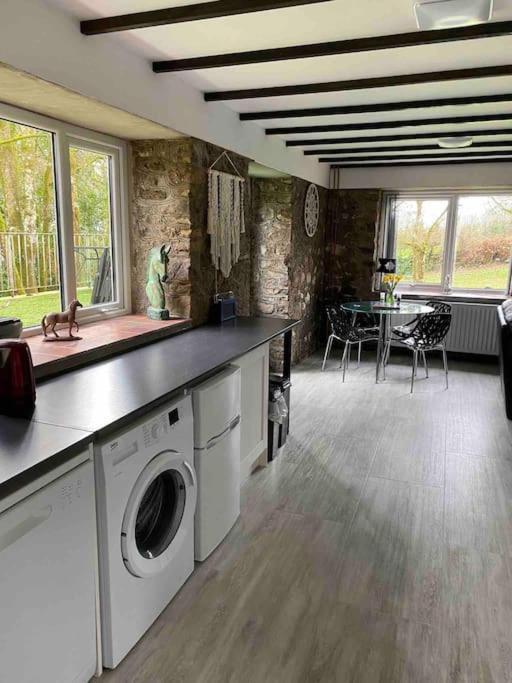 Beautiful Renovated Former Coach House Llandeilo Kültér fotó